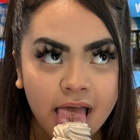 aaliyahsofunsize Naken