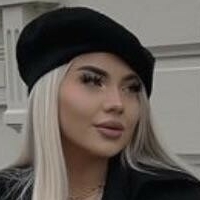 Adelina dalevska Naken