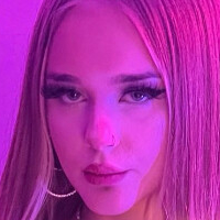 adrianablondiexx Naken