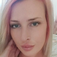 Amber Mackay Naken