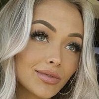 Ambrielle Naken