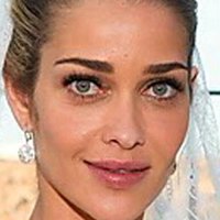 Ana Beatriz Barros Naken