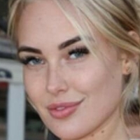 Anna Lore Dana Naken