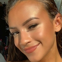 Ariana Barrett Naken