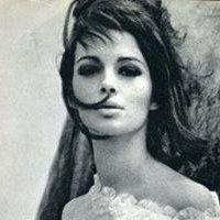 Astrid Heeren Naken