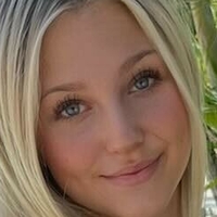 Baylee Brush Naken