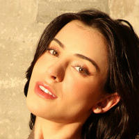 Bella Longuinho Naken