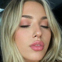 Bonnie Hart Naken