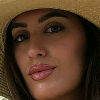 Carla Twin Naken