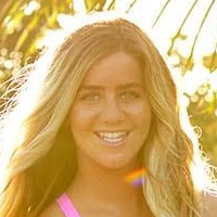 Caroline Marks Naken