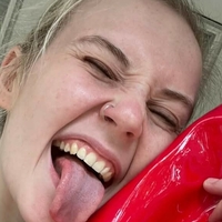 Carrie Cannie Naken