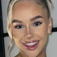 Cassie Rose Naken