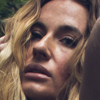Chloe Maddin Naken