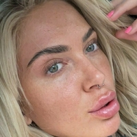 Christina Savoyy Naken