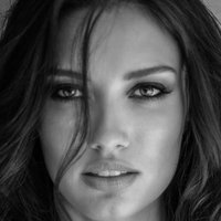 Dana Taylor Naken