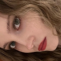 Danielle Poser Naken