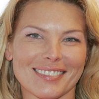 Deborah Unger Naken
