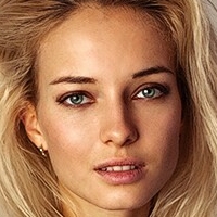 Delilah G Naken