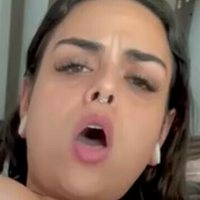 Dessie Desires Naken