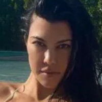 Diskussion: Kourtney Kardashian Naken