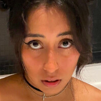 Ella Harisoon Naken