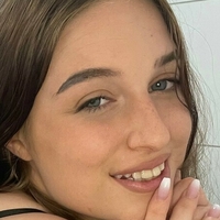emiluchkaa Naken