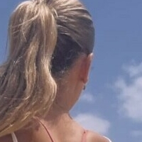 Emily Psarras Naken
