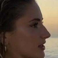 Emma Burnze Naken