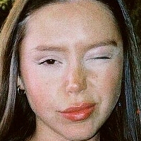 Emma Roob Naken