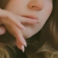 emmabl00m Naken