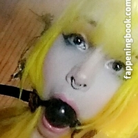 empresselfiie Naken