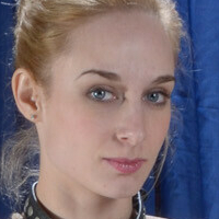 Eva Kari Naken