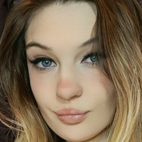 Eva Zolia Naken