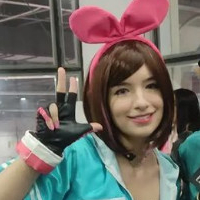 Faye Tan Naken