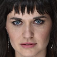 Flora Diaz Naken
