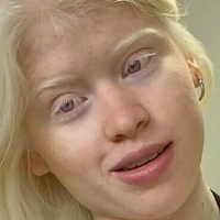 Guada Scarione Naken