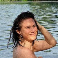 Hat wer was von Louisa dellert? Naken