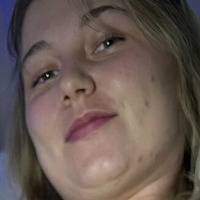 he.leonie Naken