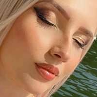 Isa Sudati Naken