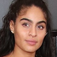 Jessie Reyez Naken