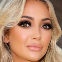 Juliana Carlos Naken