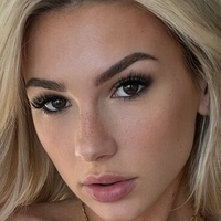 Julie Ambers Naken