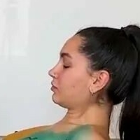 Kira Yoga Naken