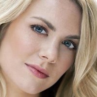 Kristina Cole Naken