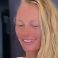 Laura Weyel Naken