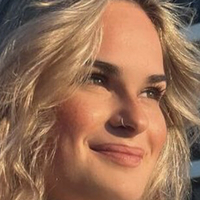 Lauren Hales Naken