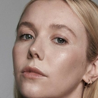 Lauren Lyle Naken