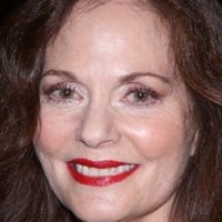 Lesley Ann Warren Naken