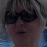 Lesley Banks Naken