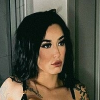 Lindsay Laurent Naken